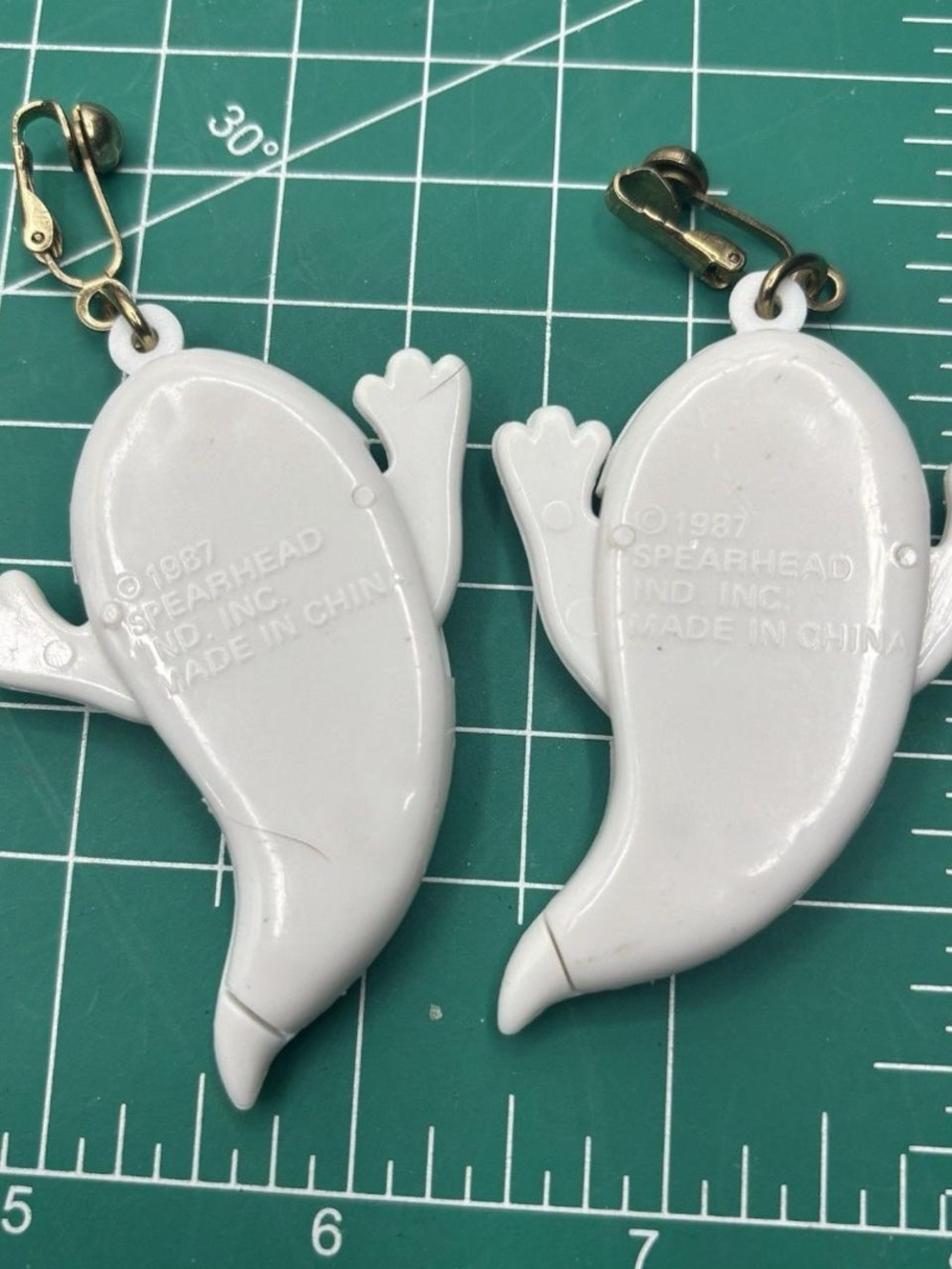 Pearhead White Ghost Bird Clip Pair